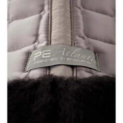 Tapis De Dressage Pour Cheval En Satin Et Laine Premier Equine Atlantis CC -Maître Équestre tapis de dressage pour cheval en satin et laine premier equine atlantis cc 3