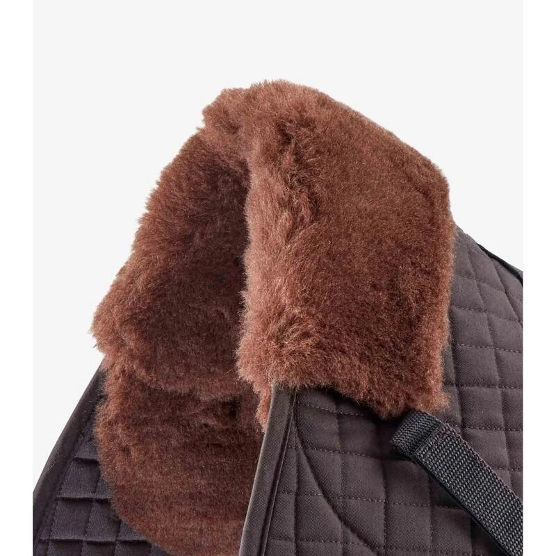 Tapis De Selle Amortisseur Mouton Synthétique Intégré Premier Equine GP/Jump Num 6 Tapis De Selle Amortisseur Mouton Synthétique Intégré Premier Equine GP/Jump Num – Image 4